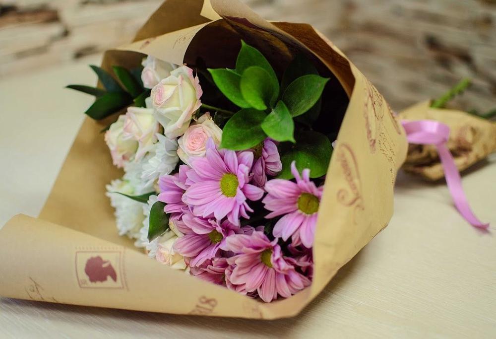 Букет цветов из: Розы и Хризантемы в Аше