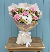 Букет цветов из:  Гвоздики, Орхидеи и Розы #REPLACE_PRED# Аше