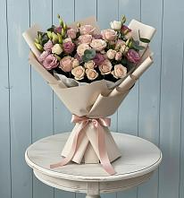 Букет цветов из:  Розы и Лизиантусы в Аше