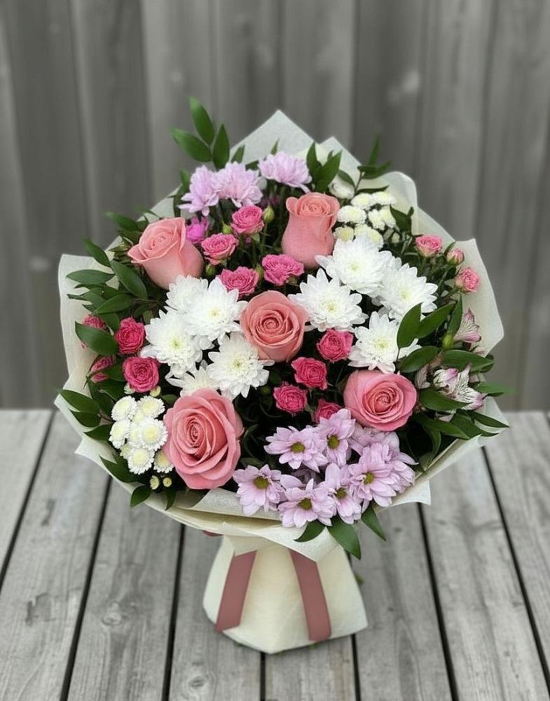 Букет цветов из: Альстромерии, Гвоздики, Розы и Хризантемы в Аше