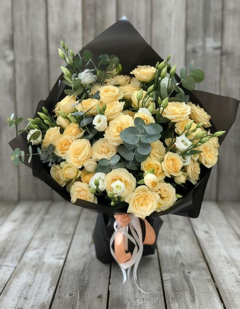 Букет цветов из: Розы и Лизиантусы в Аше