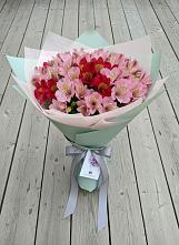 Букет цветов из:  Альстромерии в Аше