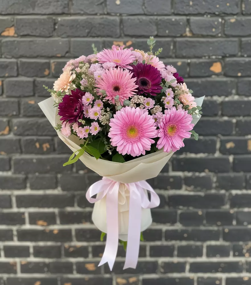 Букет цветов из: Герберы и Хризантемы в Аше