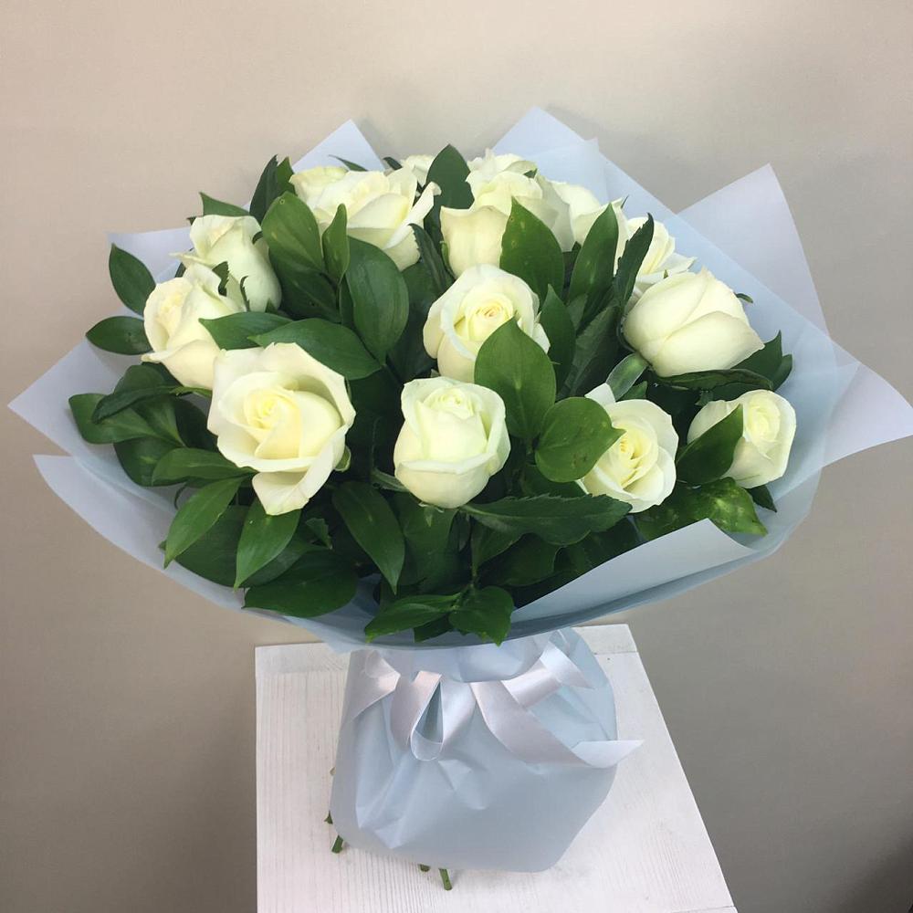 Букет 15 Белых роз Проуд в Аше