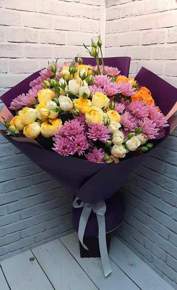 Букет цветов из: Хризантемы и Розы в Аше