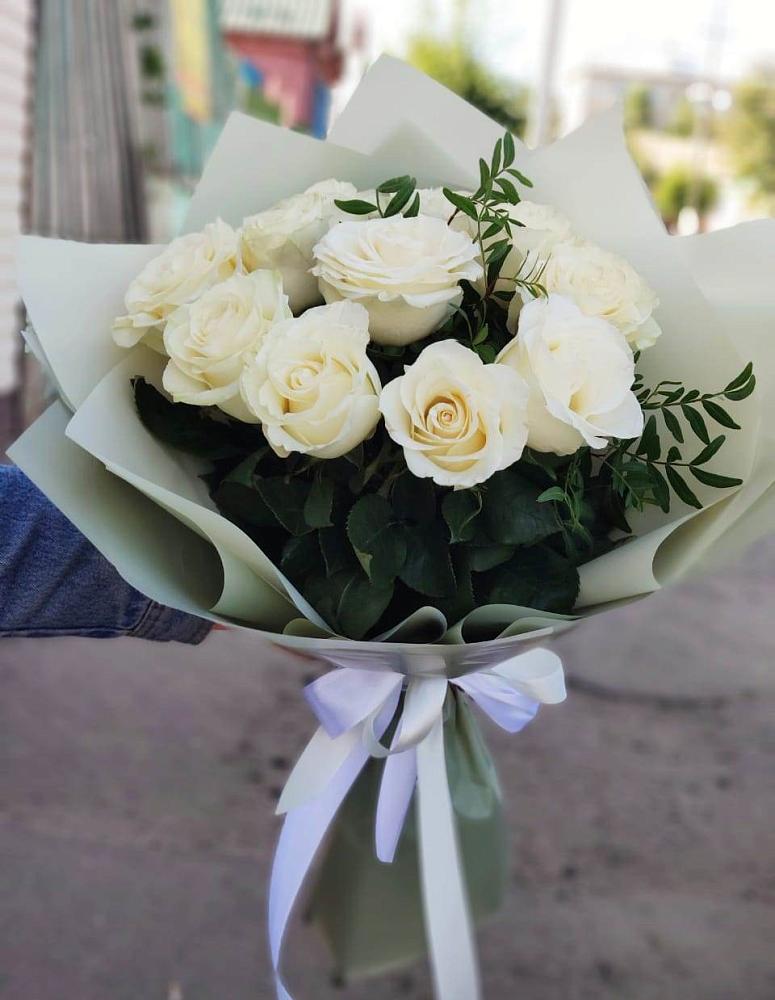 Букет Белые розы Проуд в Аше