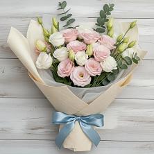 Букет цветов из:  Лизиантусы в Аше