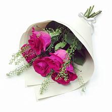 Букет цветов из:  Розы в Аше