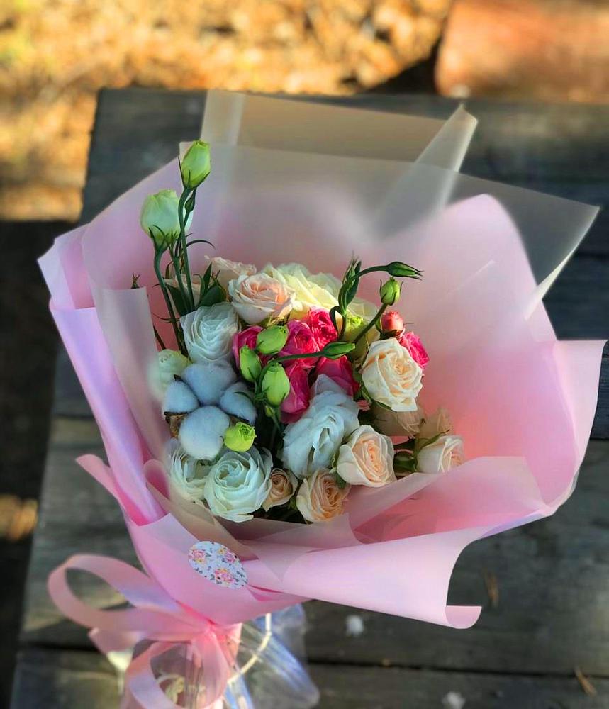 Букет цветов из: Розы и Лизиантусы в Аше