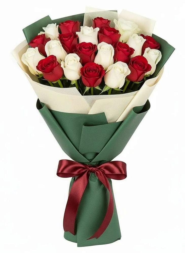 Букет Микс из красных и белых роз в Аше