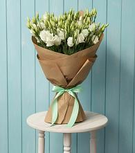 Букет цветов из:  Лизиантусы в Аше