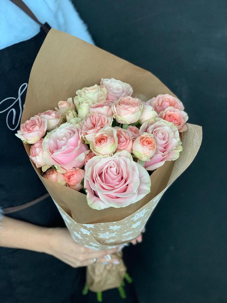 Букет цветов из: Хризантемы и Розы в Аше