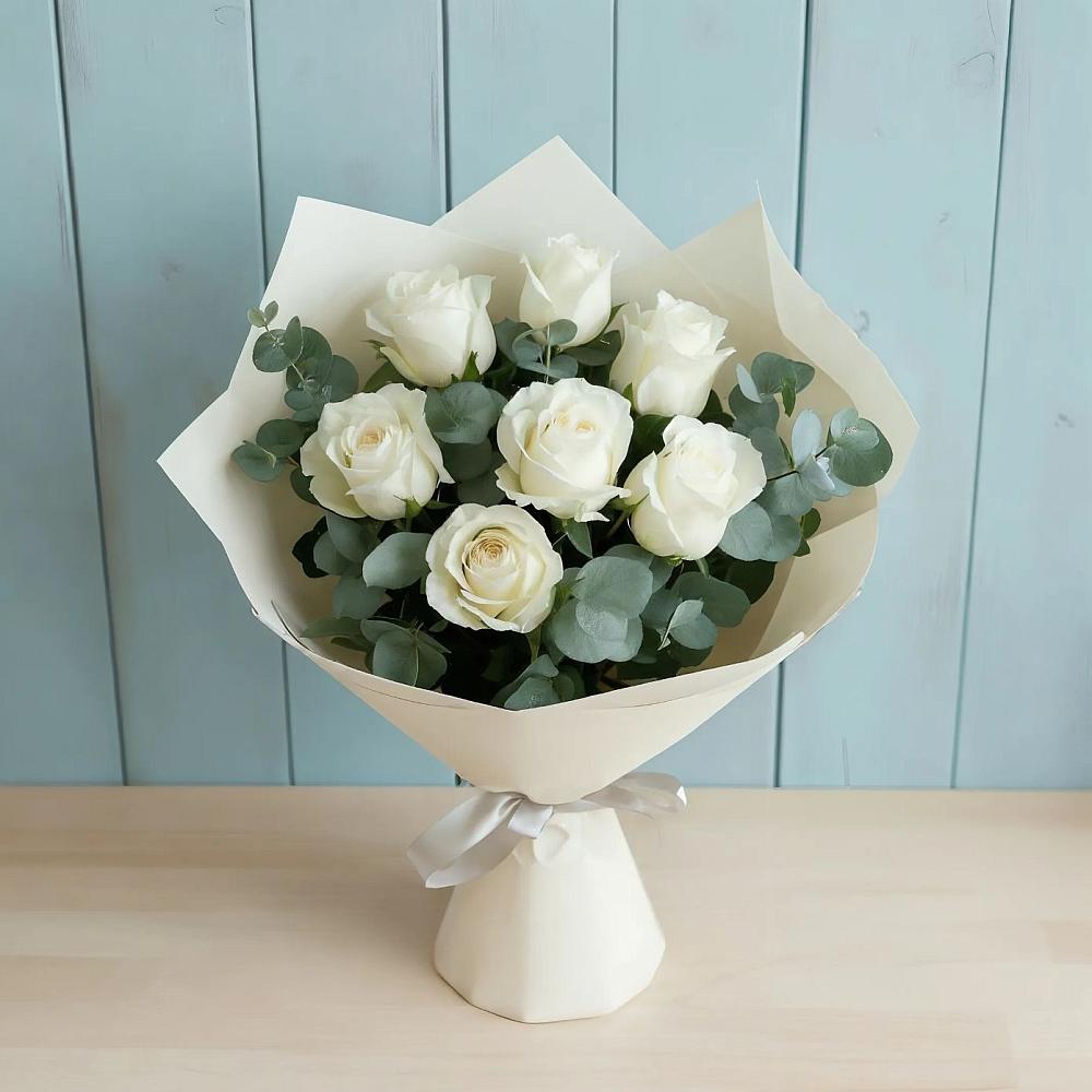 Букет Белые розы в Эвкалипте в Аше