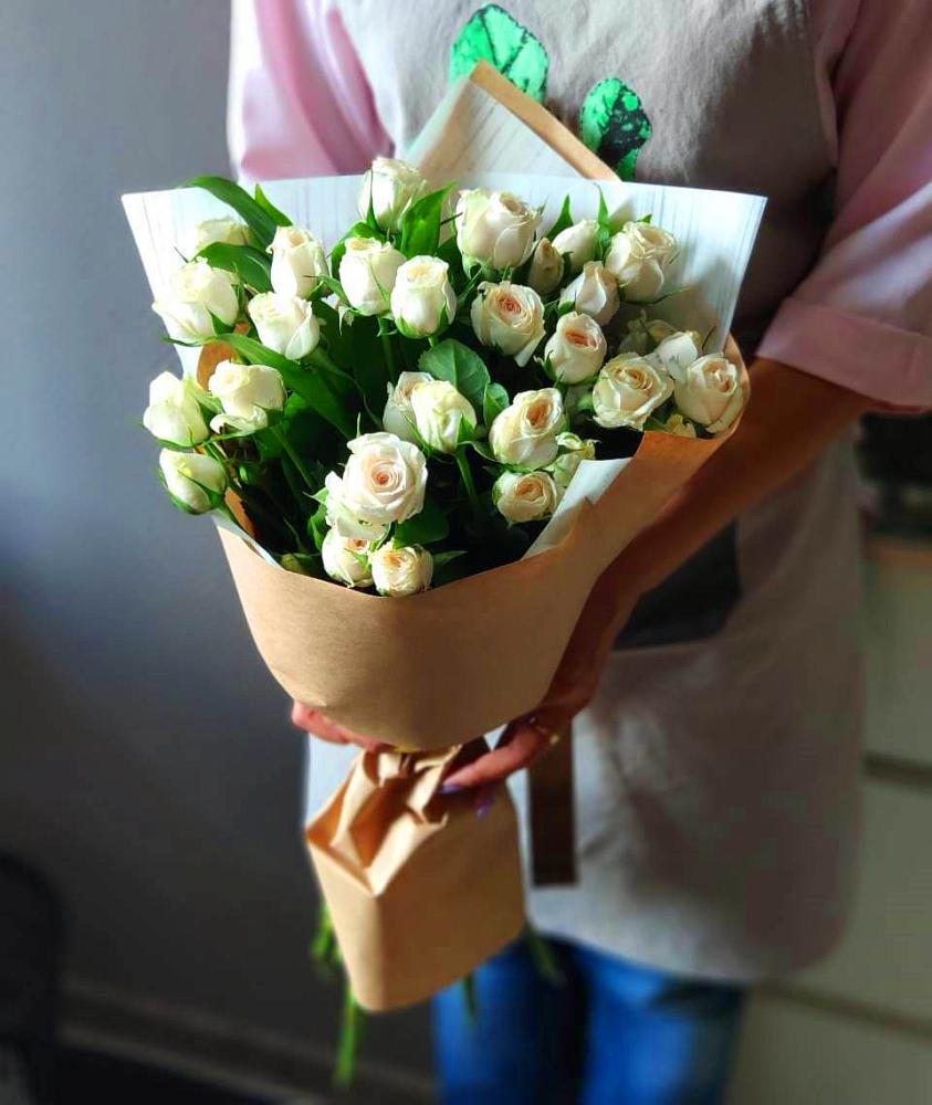 Букет цветов из: Розы в Аше