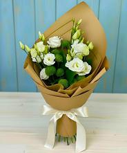 Букет цветов из:  Хризантемы и Лизиантусы в Аше