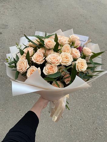 Букет Кремовые розы Латте в Аше