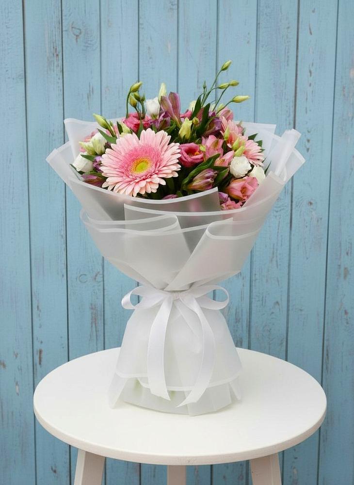 Букет цветов из: Герберы, Альстромерии и Лизиантусы в Аше