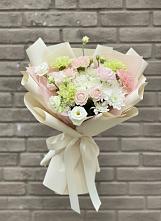 Букет цветов из:  Гвоздики, Розы, Лизиантусы и Хризантемы #REPLACE_PRED# Аше