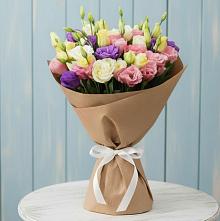 Букет цветов из:  Лизиантусы в Аше