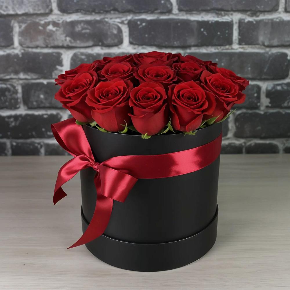 Цветочная композиция из Розы в шляпной коробке в Аше