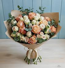 Букет цветов из:  Альстромерии и Розы в Аше