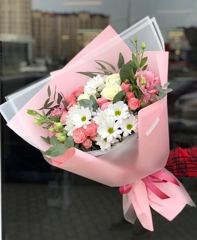 Букет цветов из: Розы, Лизиантусы и Хризантемы в Аше