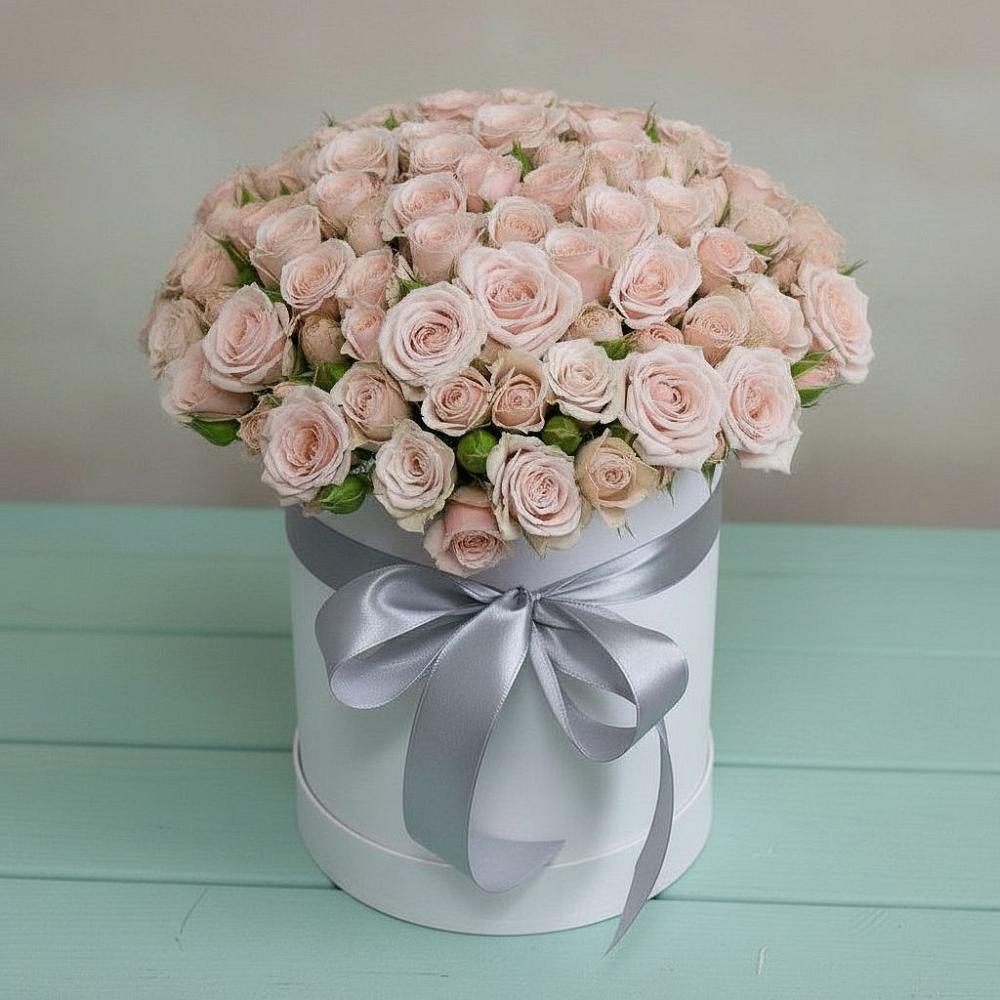 Цветочная композиция из Розы в шляпной коробке в Аше