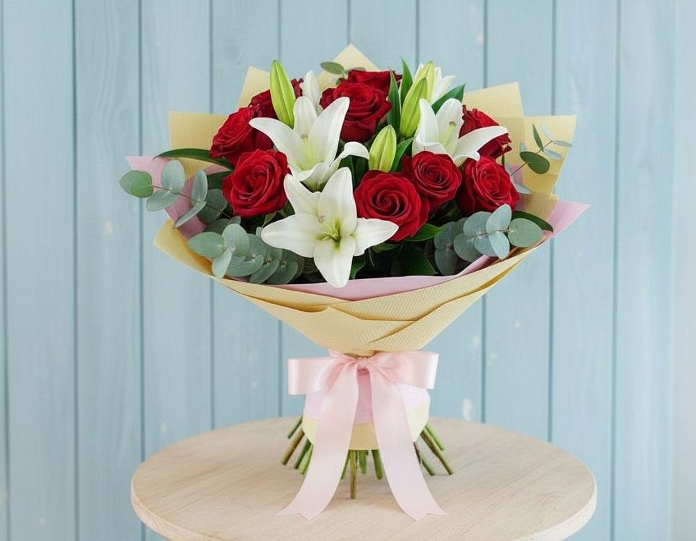 Букет цветов из: Лилии и Розы в Аше