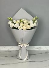 Букет цветов из:  Розы и Лизиантусы в Аше